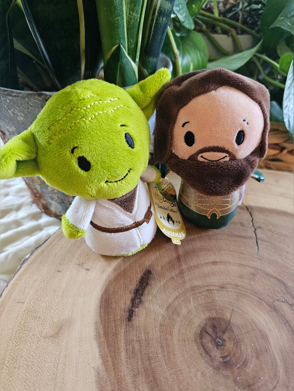 2PC Hallmark Itty Bittys Collectibles